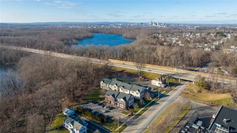447 Naubuc Street Glastonbury CT 06033