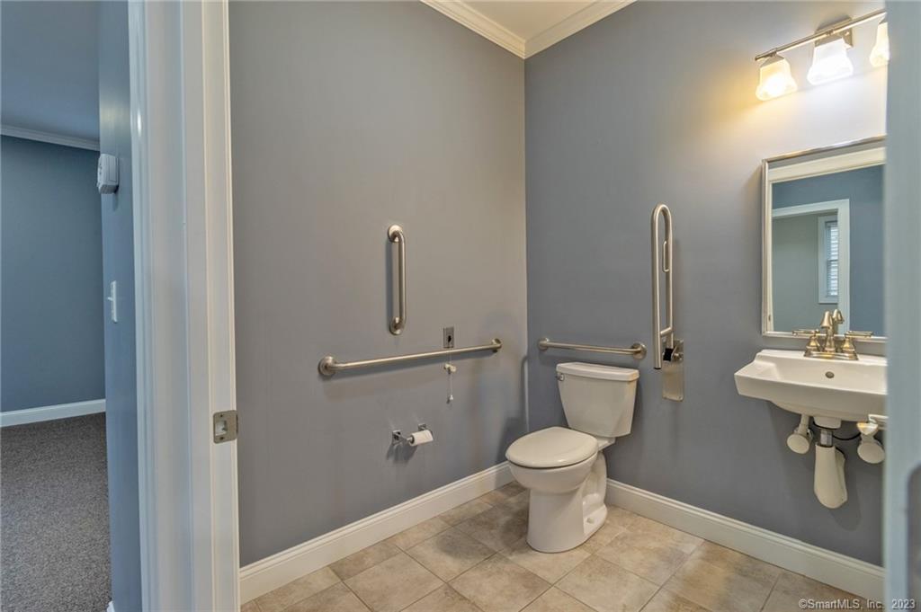 447 Naubuc Street Glastonbury CT 06033