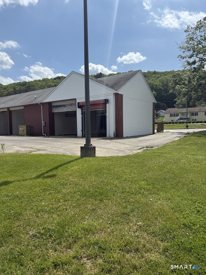 924 Route 32 Montville CT 06382
