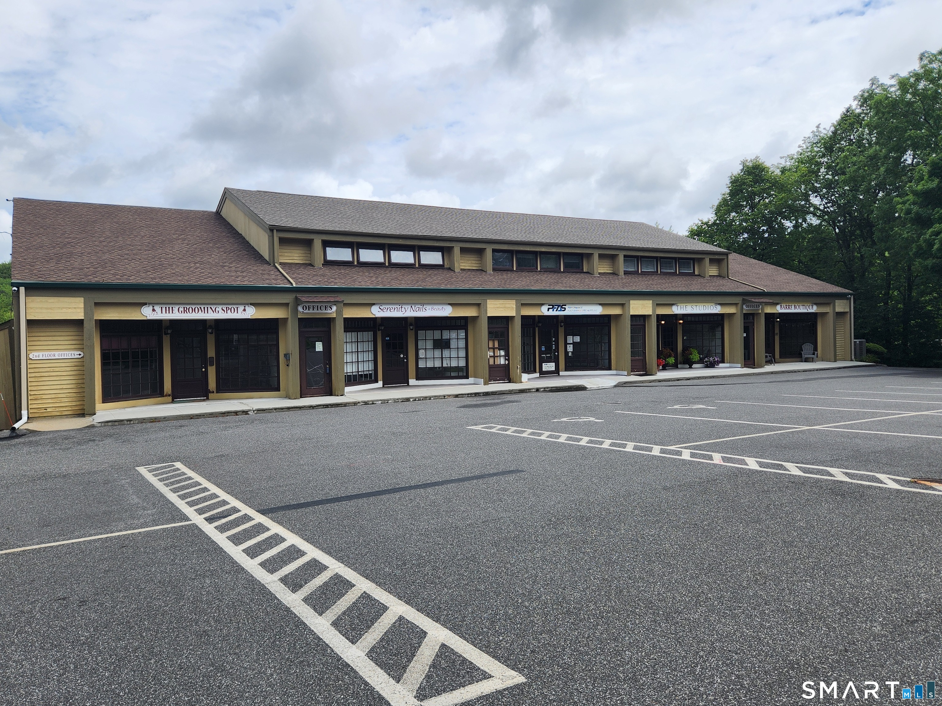 87 South Main Street Newtown CT 06470