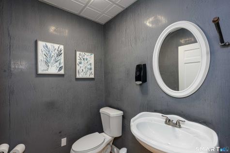 657 Orange Center Road Orange CT 06477
