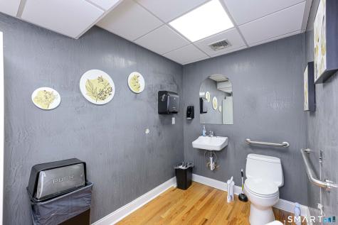 657 Orange Center Road Orange CT 06477