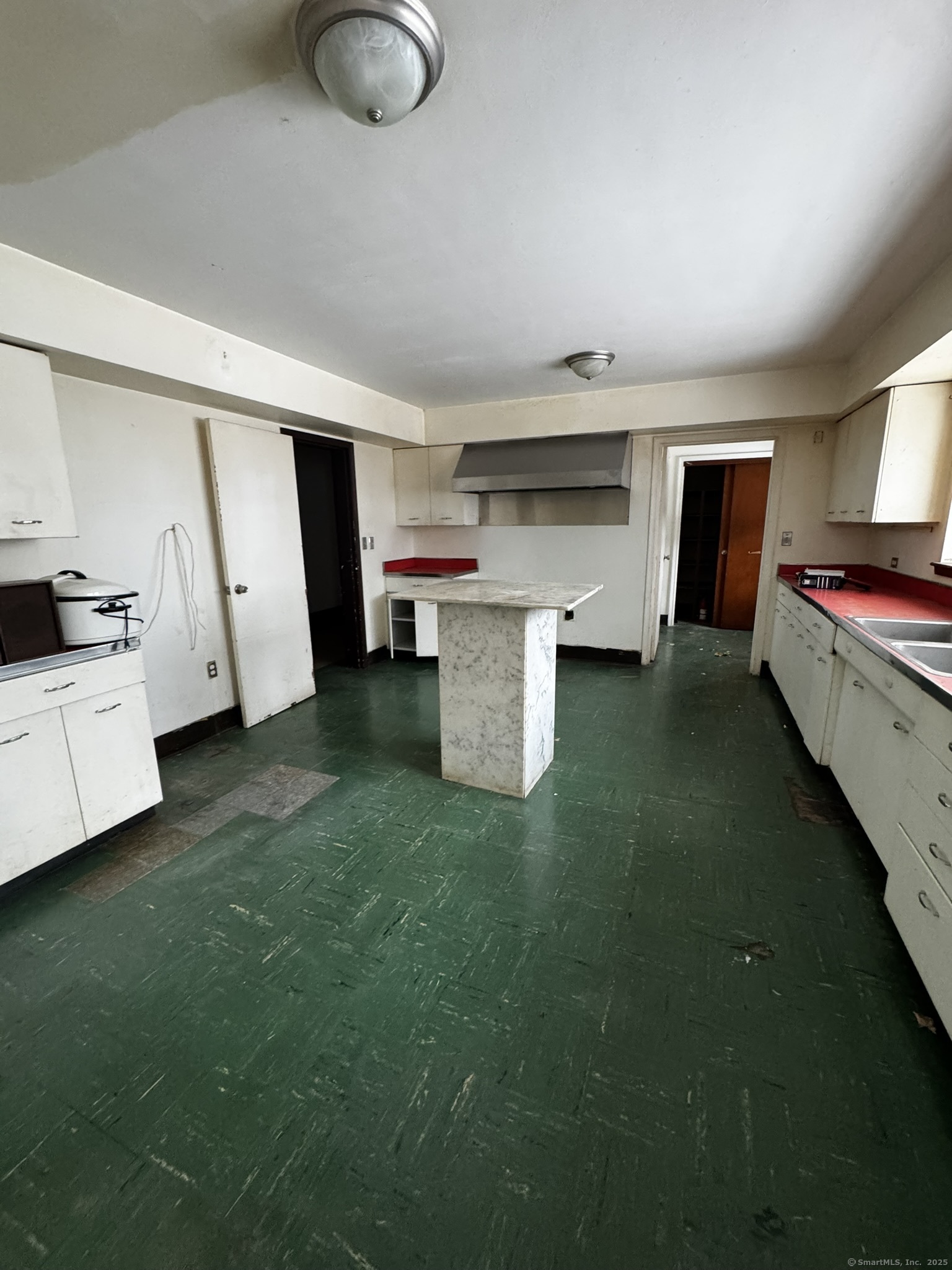 11 Charter Oak Place Hartford CT 06106