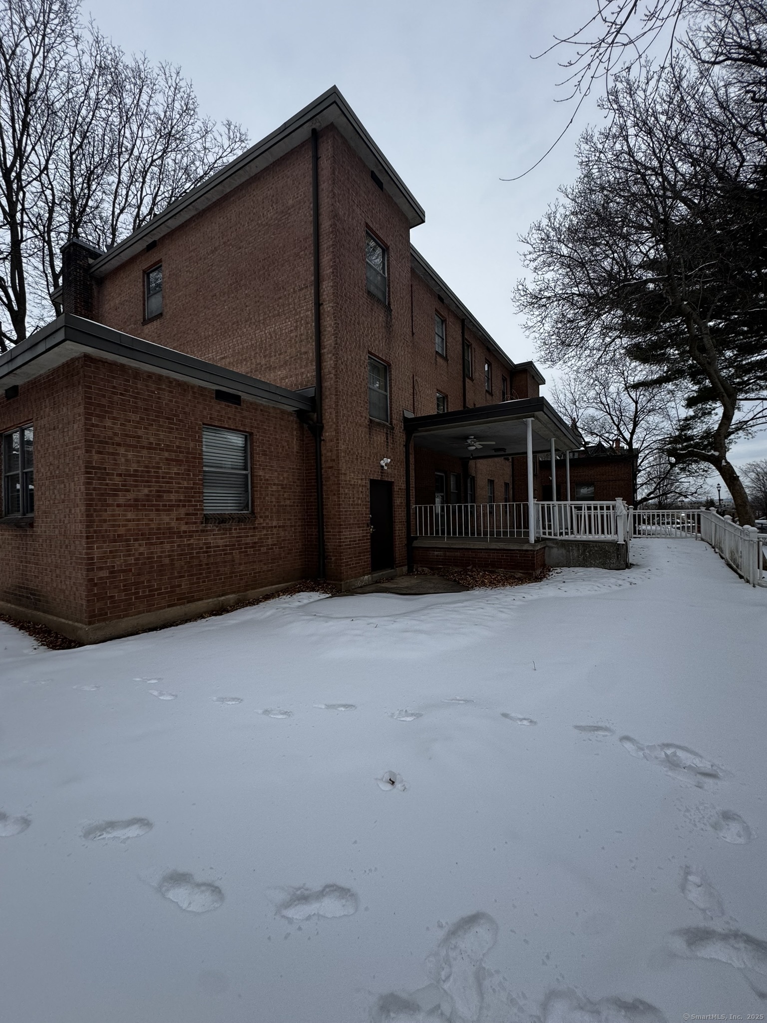 11 Charter Oak Place Hartford CT 06106