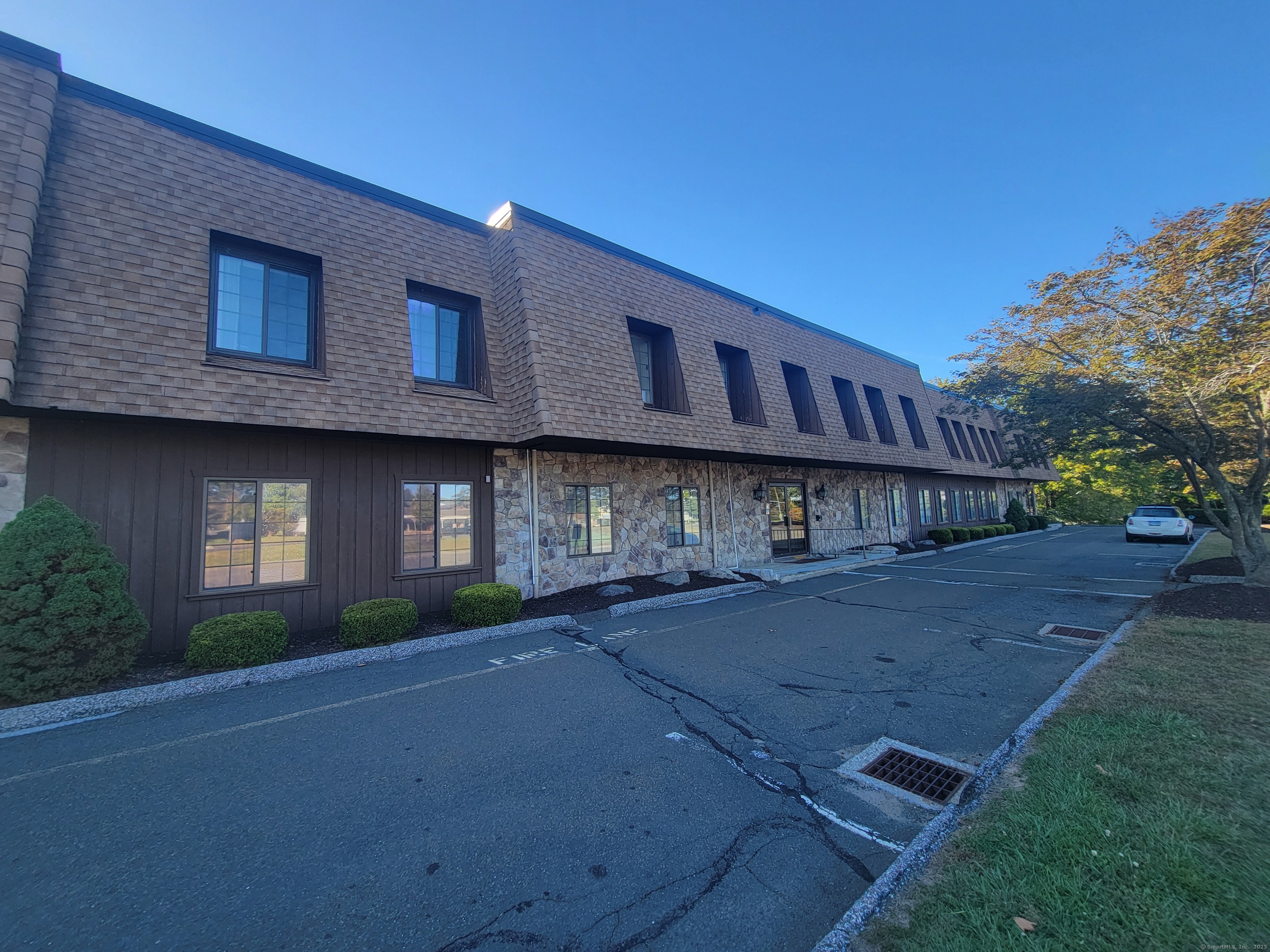 304 Federal Road Brookfield CT 06804
