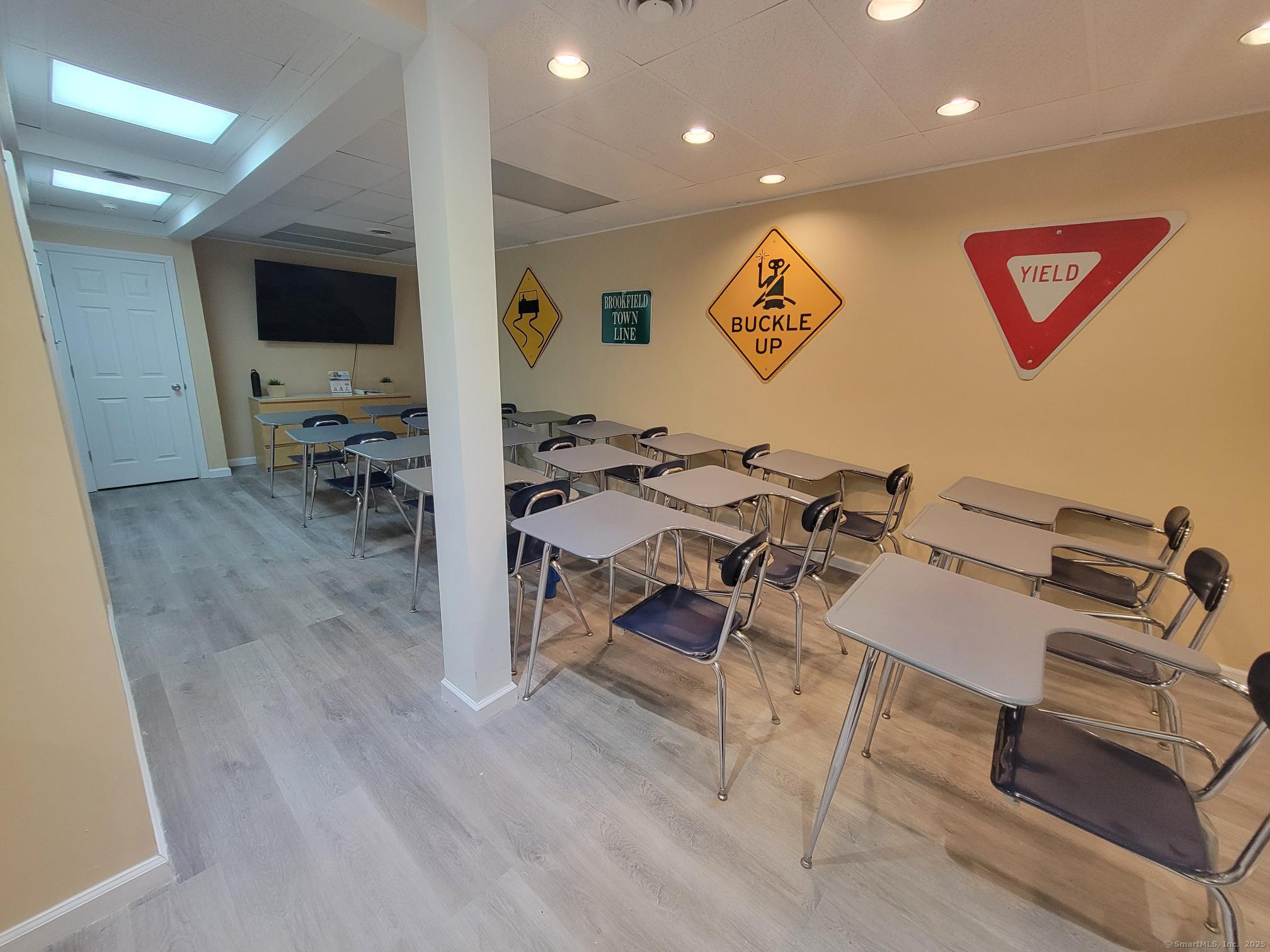 304 Federal Road Brookfield CT 06804