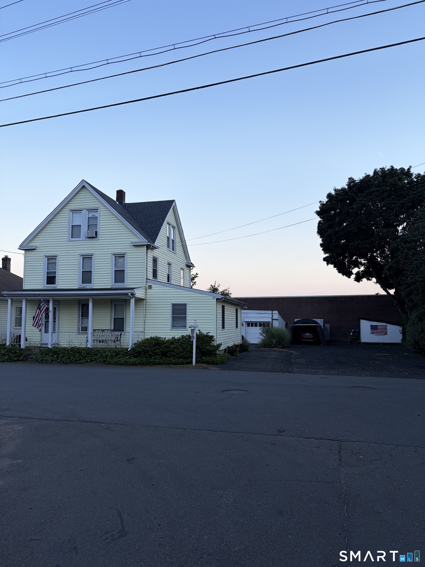 15 Oregon Avenue Hamden CT 06514