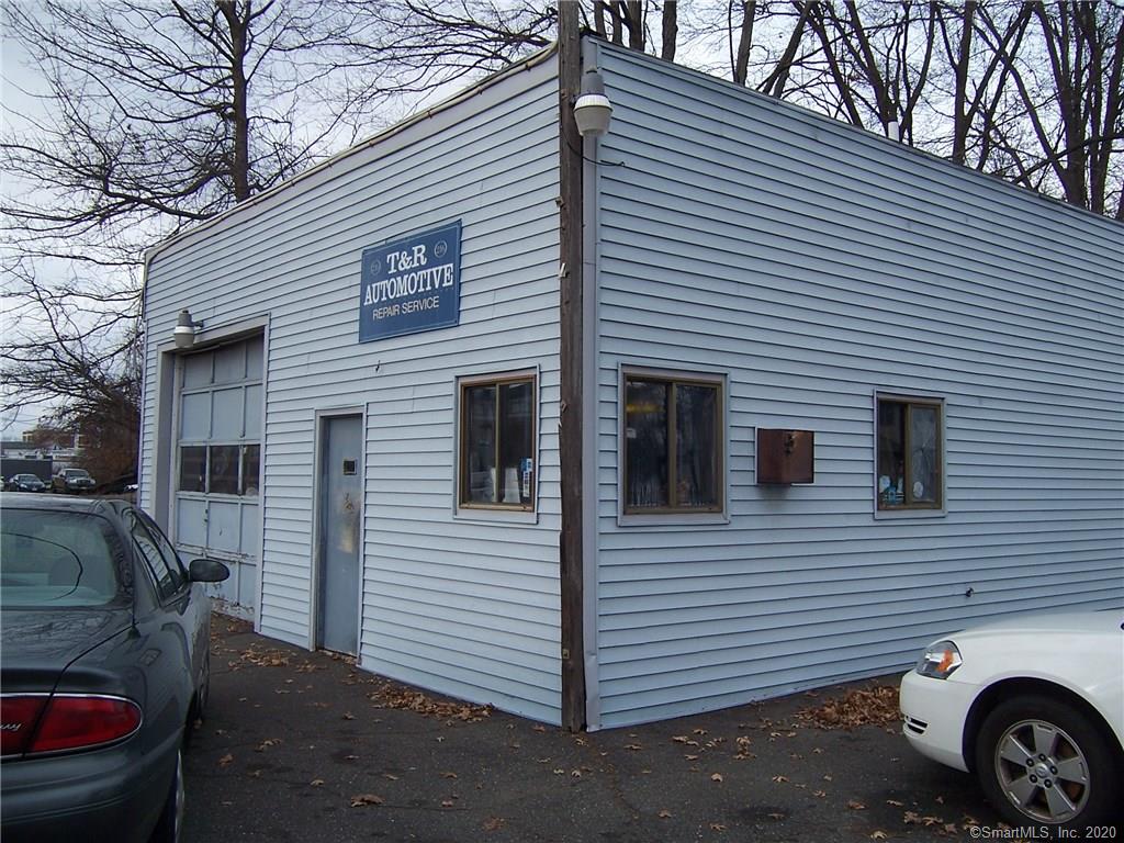 216 Park Avenue East Hartford CT 06108