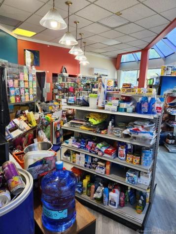 458 Ocean Avenue New London CT 06320