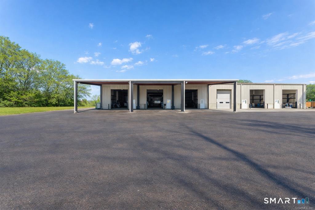13 West Parkway Plainfield CT 06374