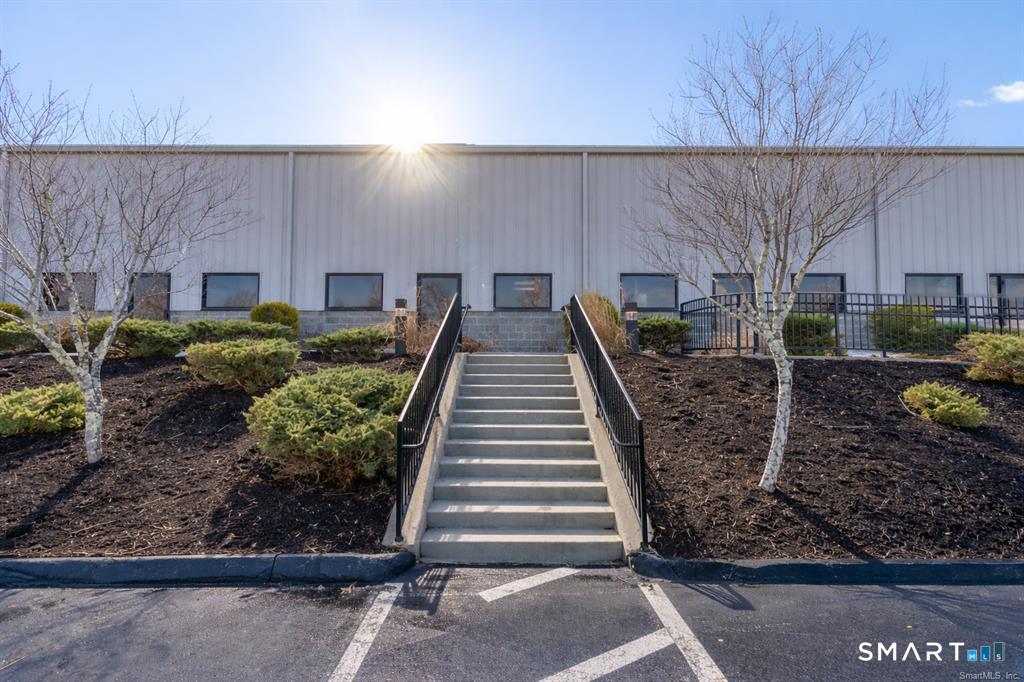 13 West Parkway Plainfield CT 06374