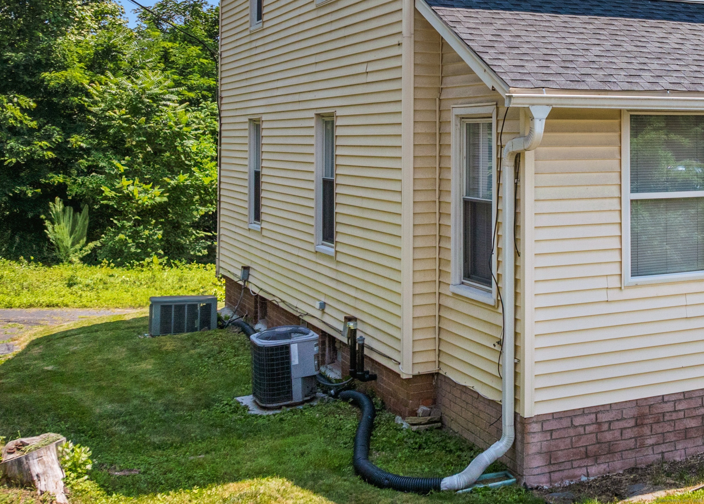 85 School Ground Road Branford CT 06405