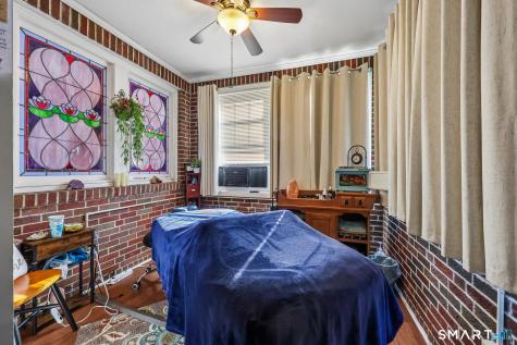 83 Boston Post Road Waterford CT 06385