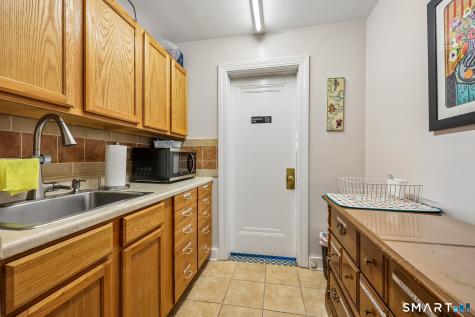 83 Boston Post Road Waterford CT 06385