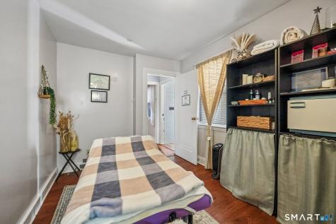 83 Boston Post Road Waterford CT 06385