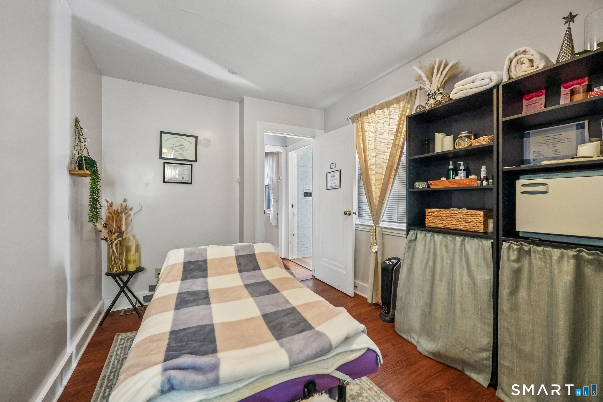 83 Boston Post Road Waterford CT 06385