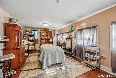 83 Boston Post Road Waterford CT 06385