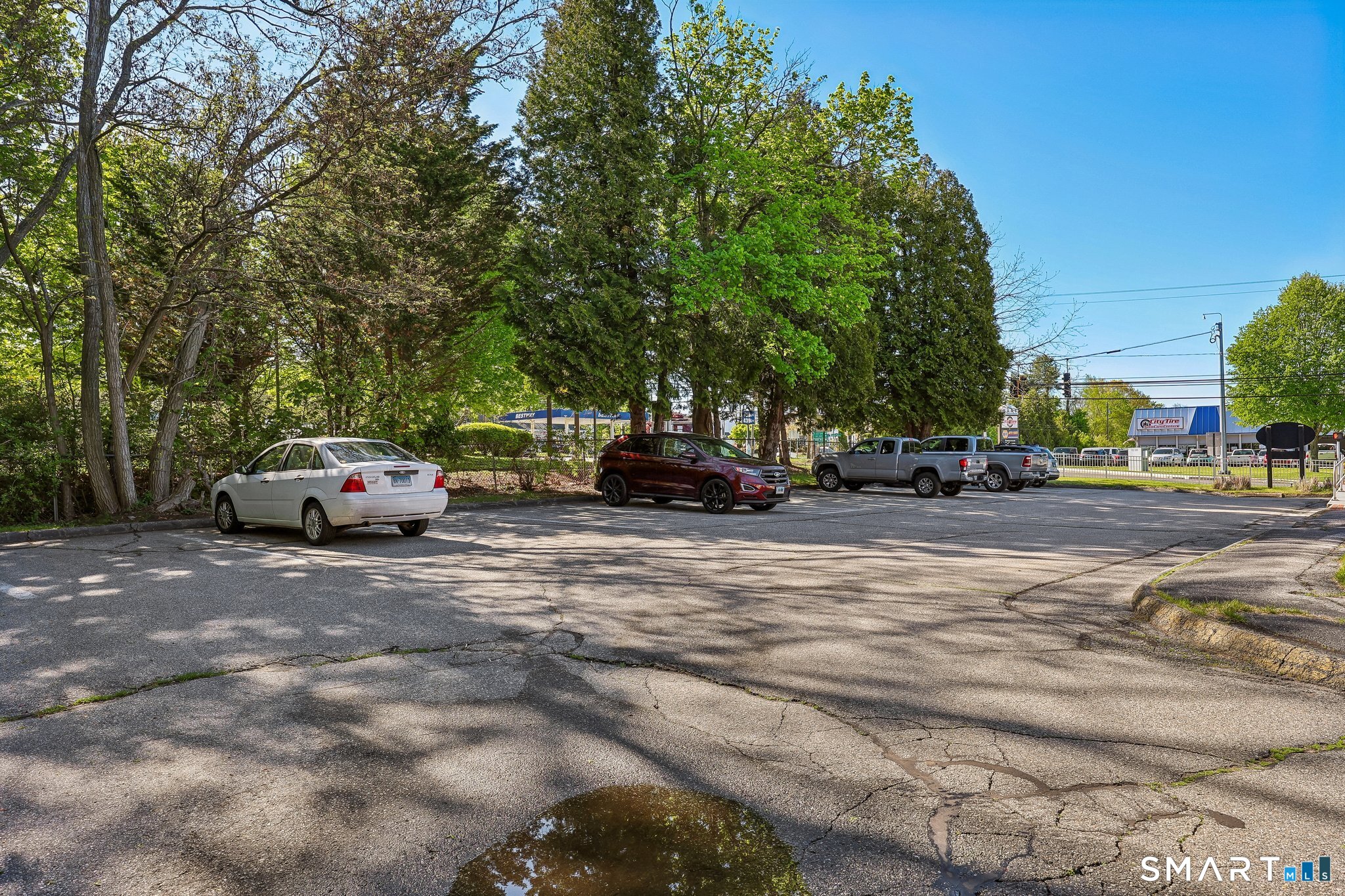83 Boston Post Road Waterford CT 06385