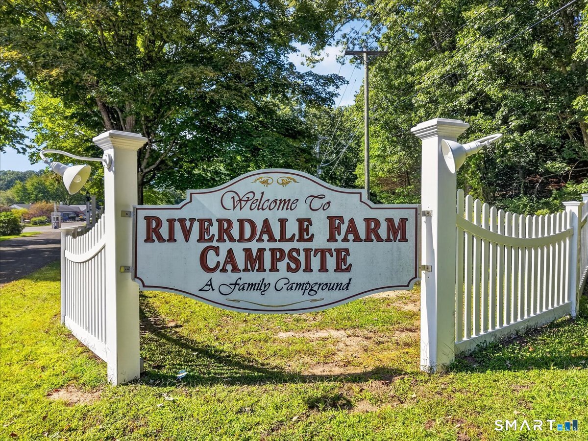 Clinton CT, 111 River Road