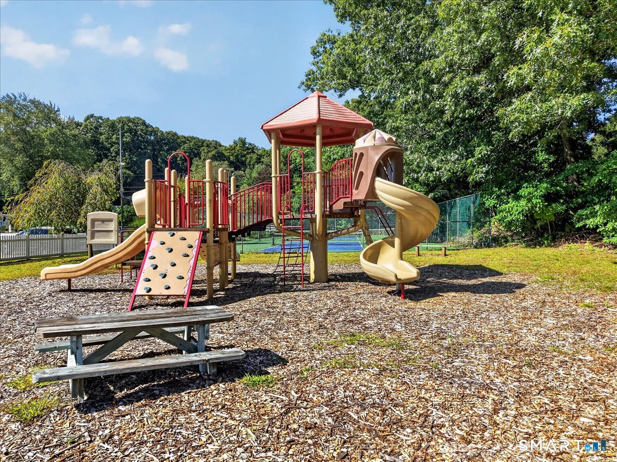 111 River Road Clinton CT 06413