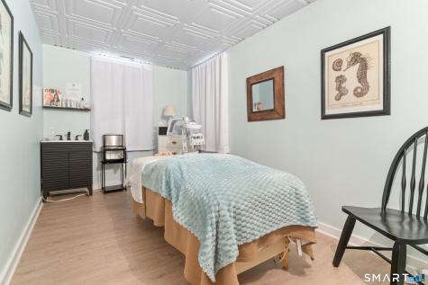 274 Hemingway Avenue East Haven CT 06512