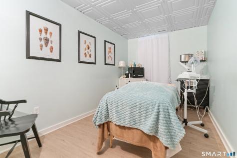 274 Hemingway Avenue East Haven CT 06512