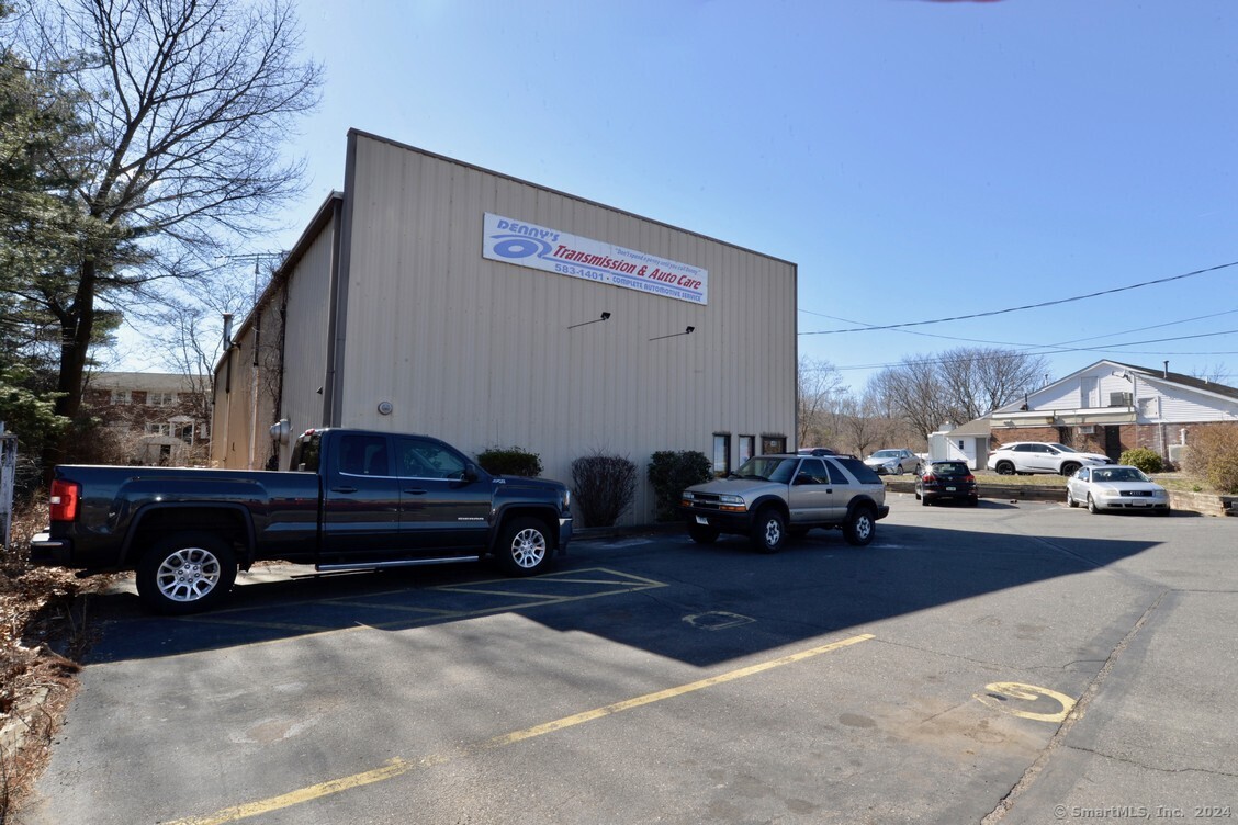 548 Middle Street Bristol CT 06010