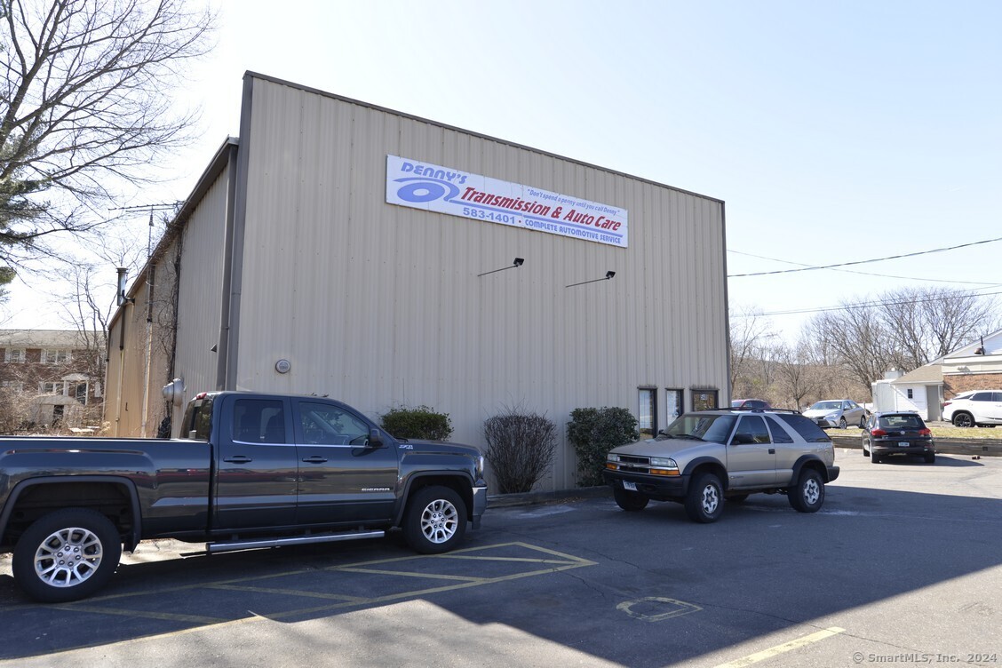 548 Middle Street Bristol CT 06010