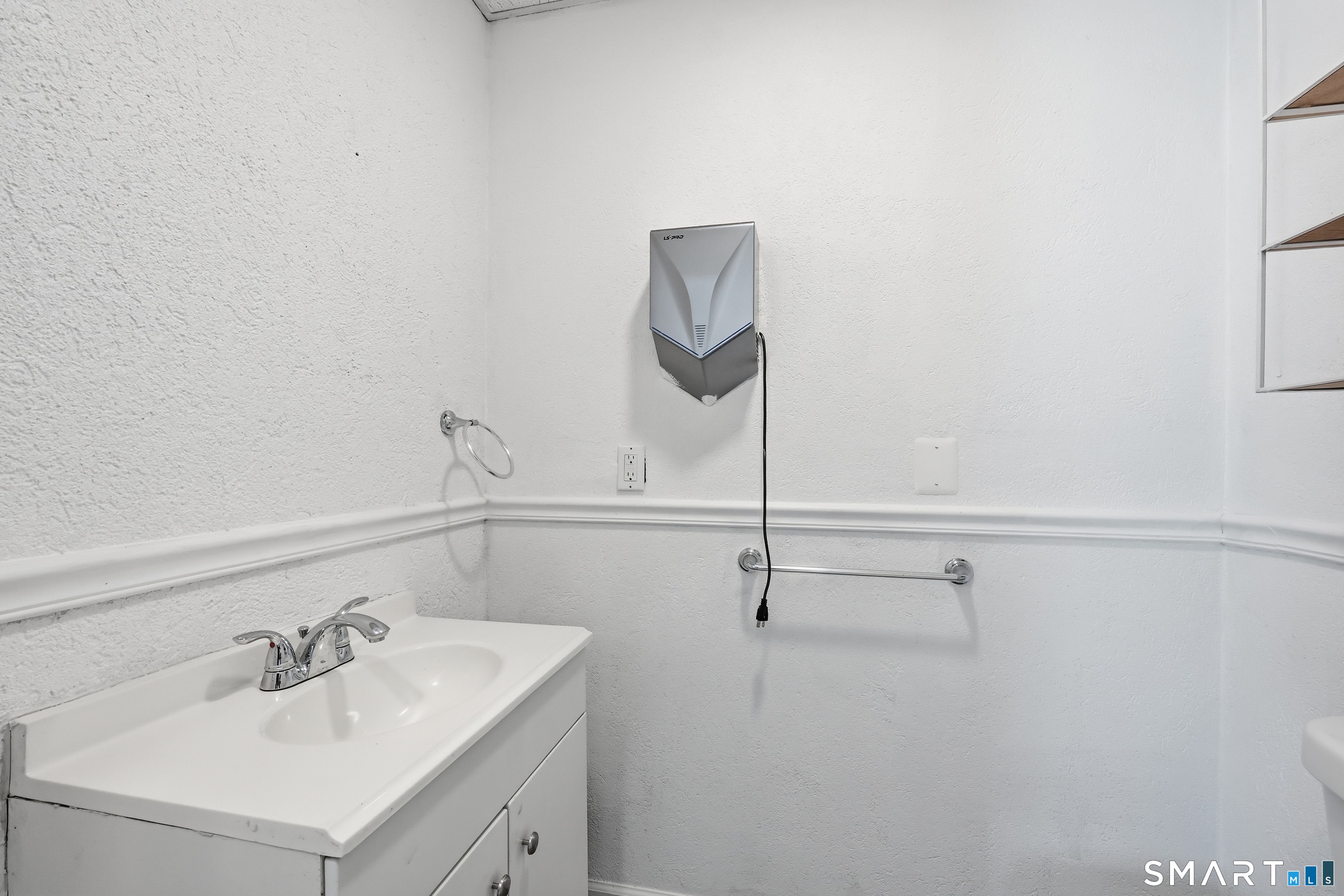 82 North Main Street Middletown CT 06457