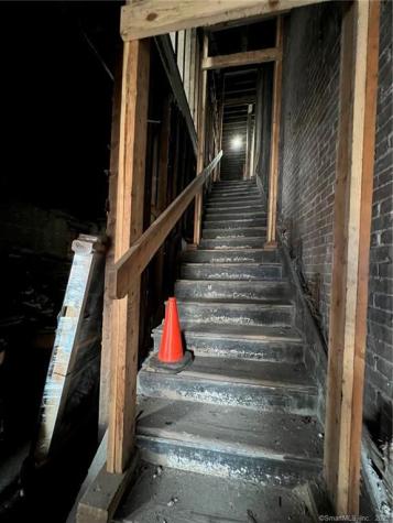 27 Bank Street New London CT 06320