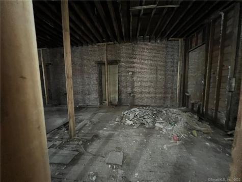 27 Bank Street New London CT 06320