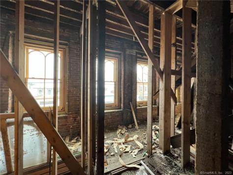 27 Bank Street New London CT 06320