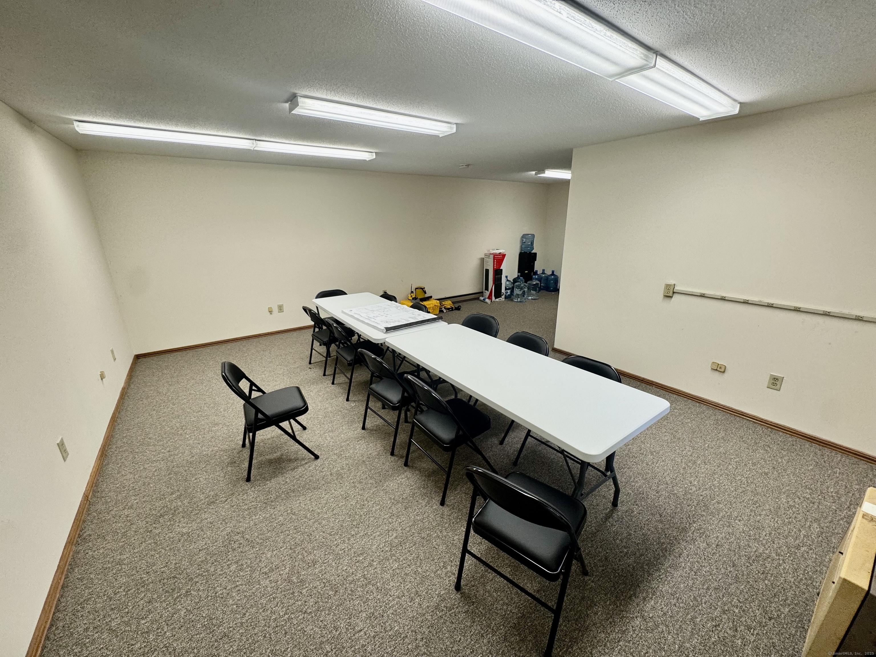 24 West Road Ellington CT 06029