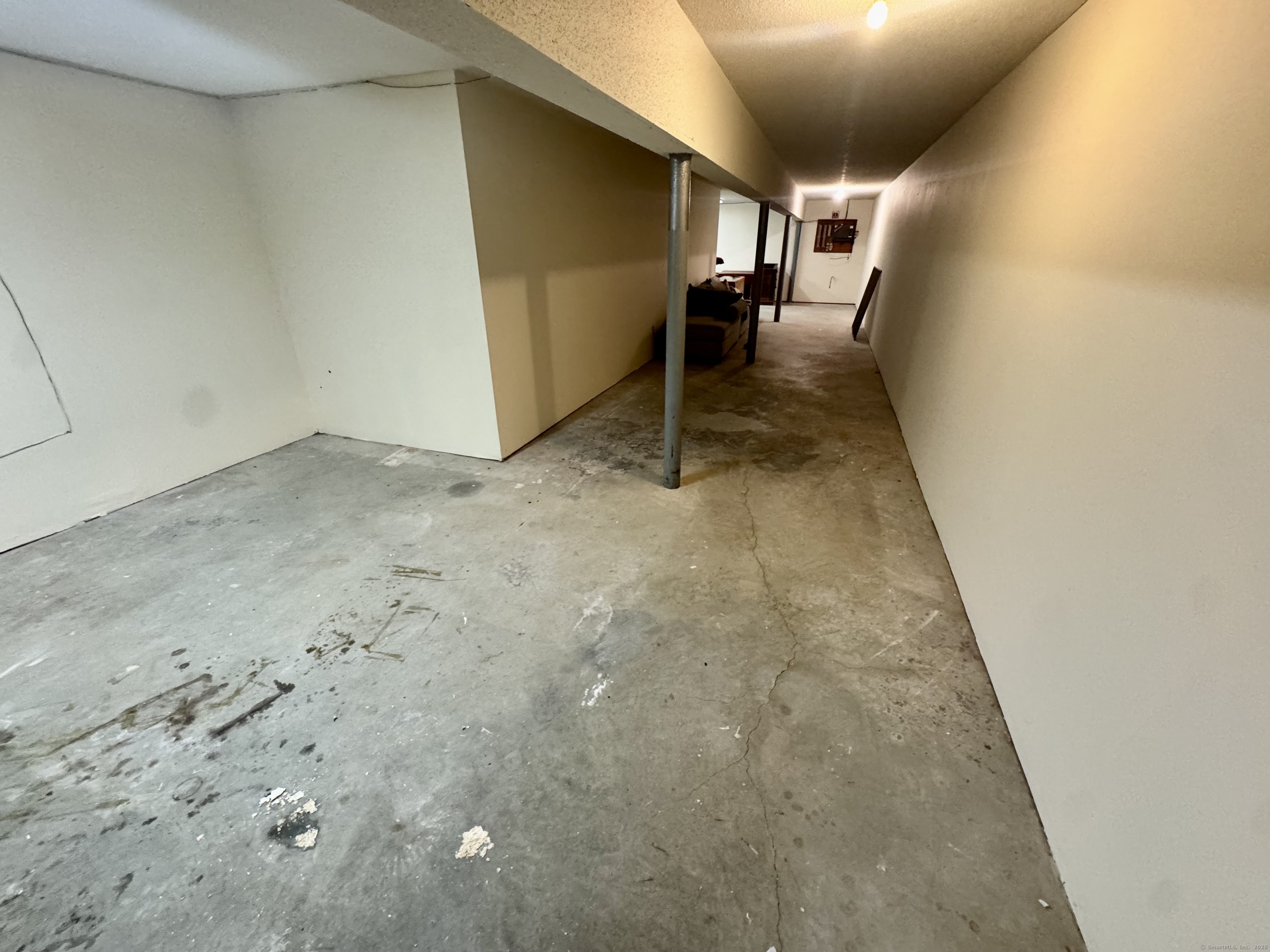24 West Road Ellington CT 06029