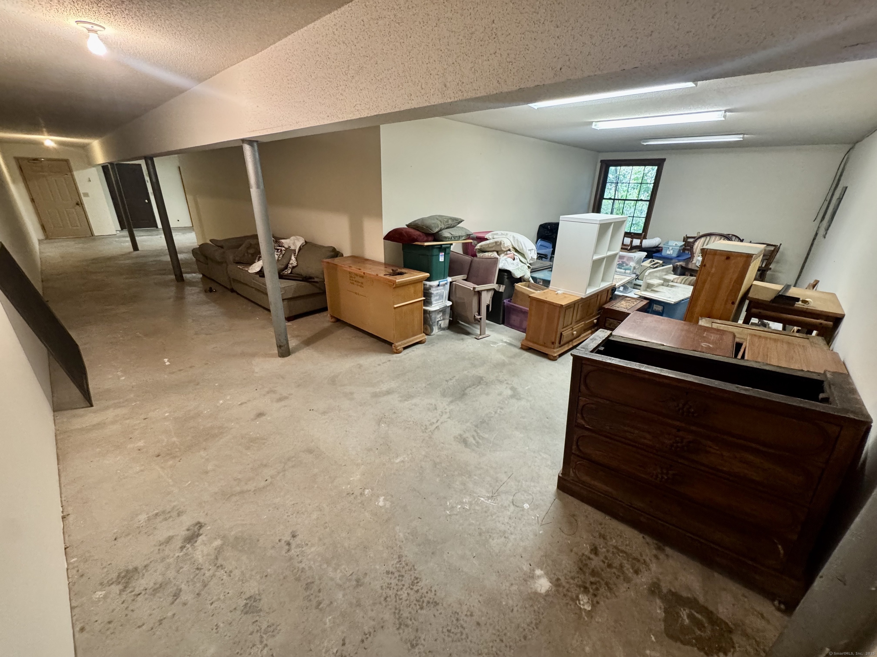 24 West Road Ellington CT 06029