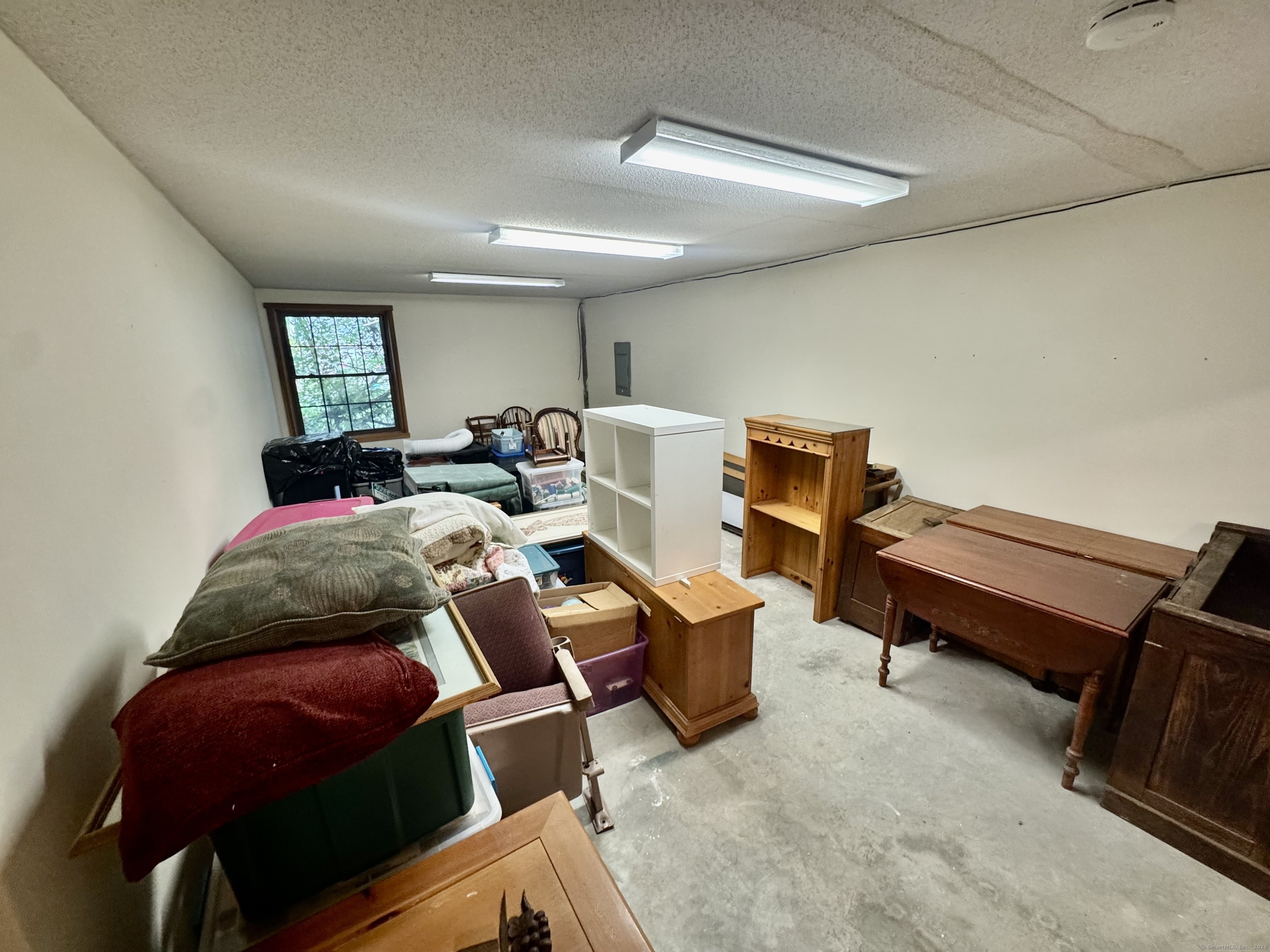 24 West Road Ellington CT 06029