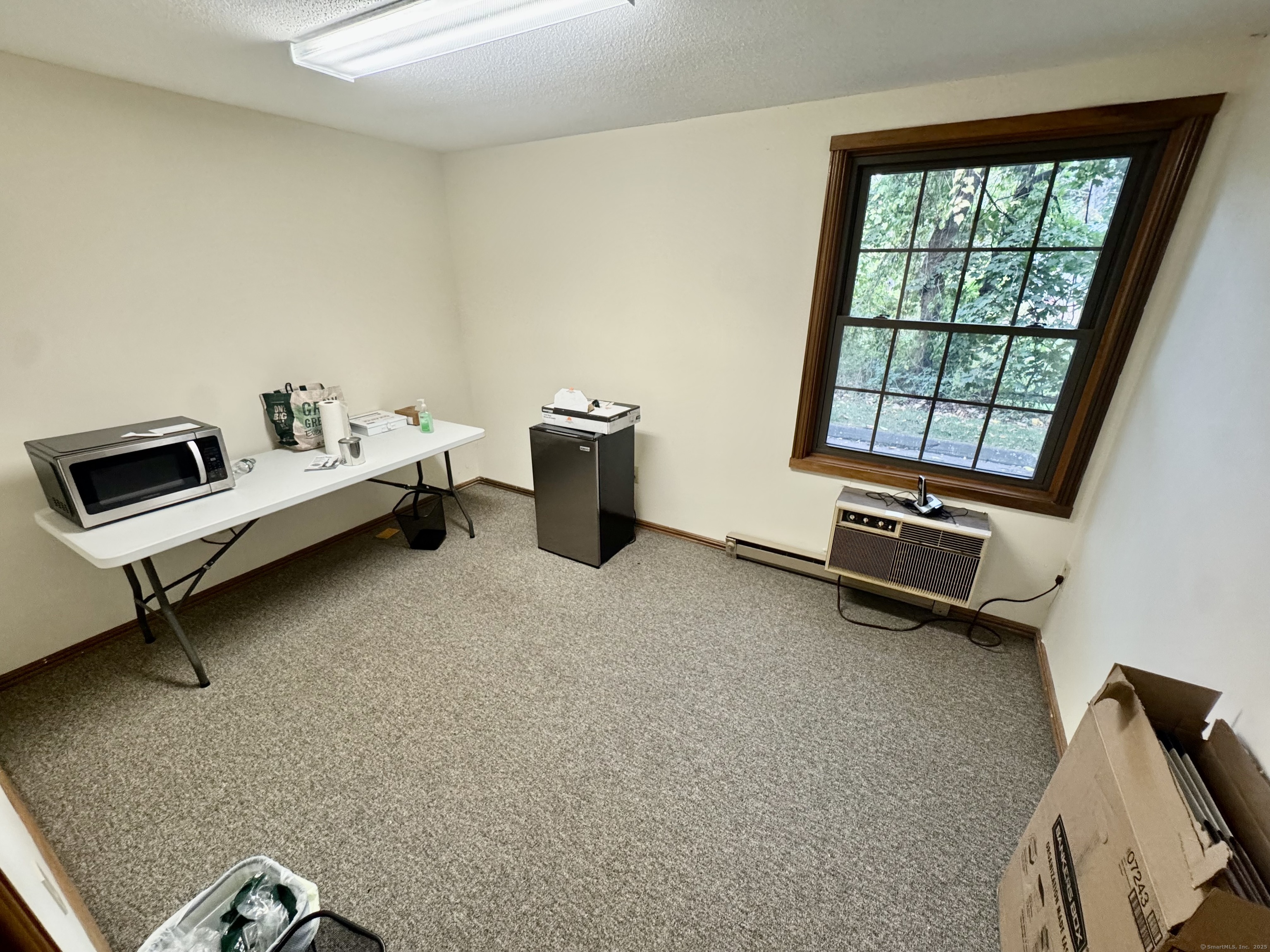 24 West Road Ellington CT 06029