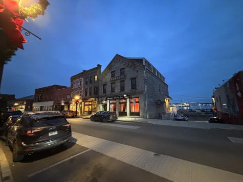 130 Bank Street New London CT 06320