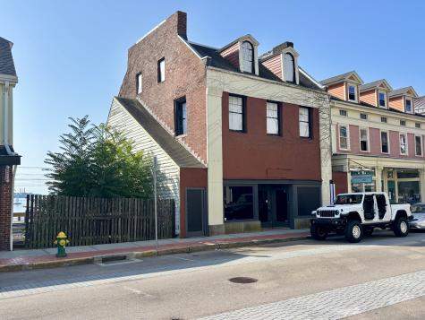 130 Bank Street New London CT 06320