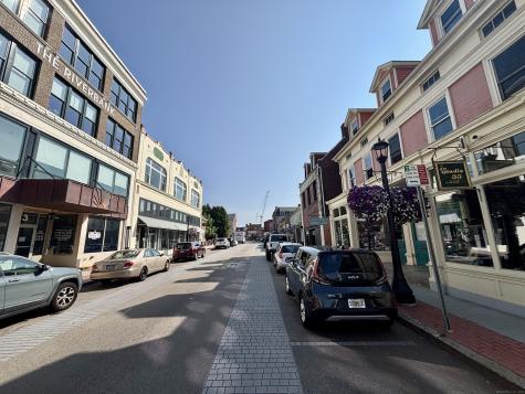 130 Bank Street New London CT 06320