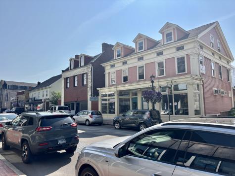 130 Bank Street New London CT 06320