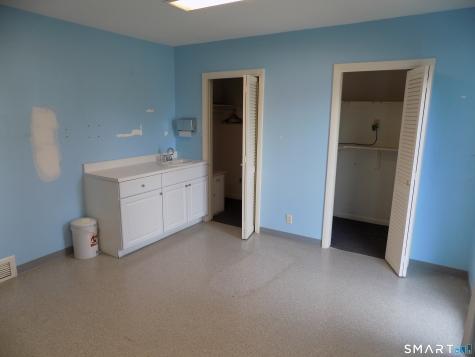 85 Beleden Gardens Drive Bristol CT 06010