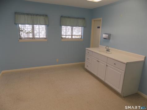 85 Beleden Gardens Drive Bristol CT 06010
