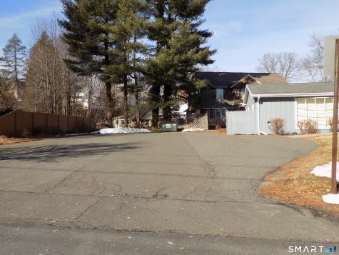 85 Beleden Gardens Drive Bristol CT 06010