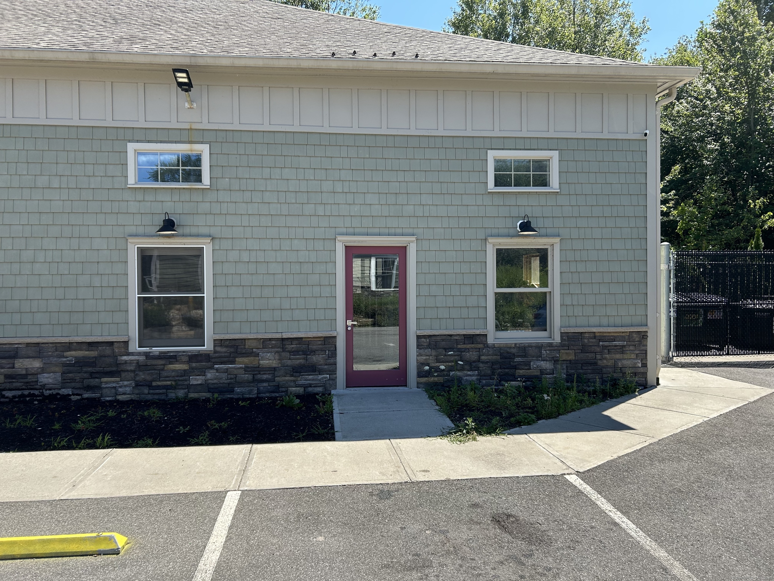 13 North Main Street East Hampton CT 06424