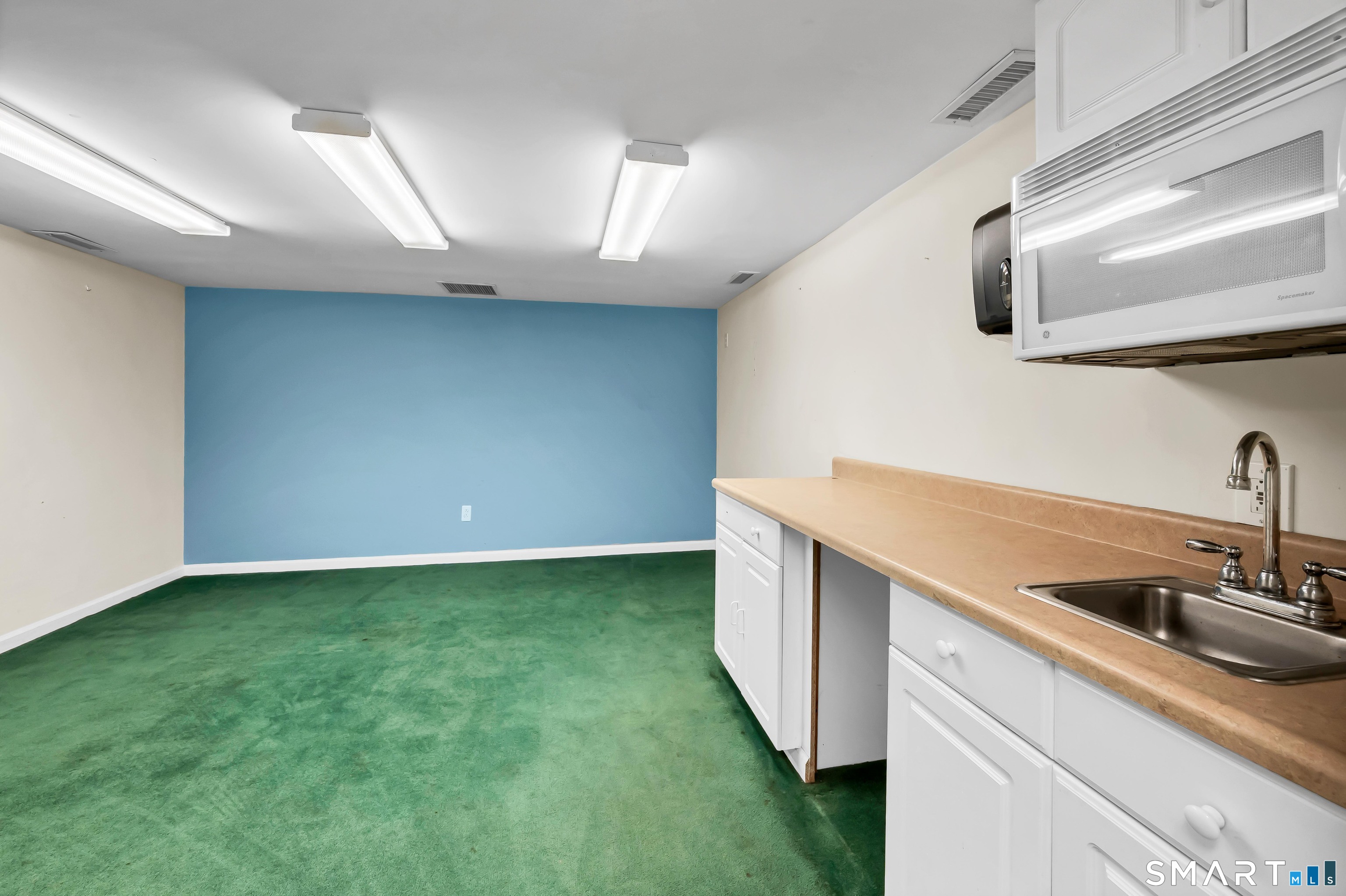 50 South End Plaza New Milford CT 06776