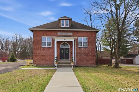 43 Naubuc Avenue Glastonbury CT 06033