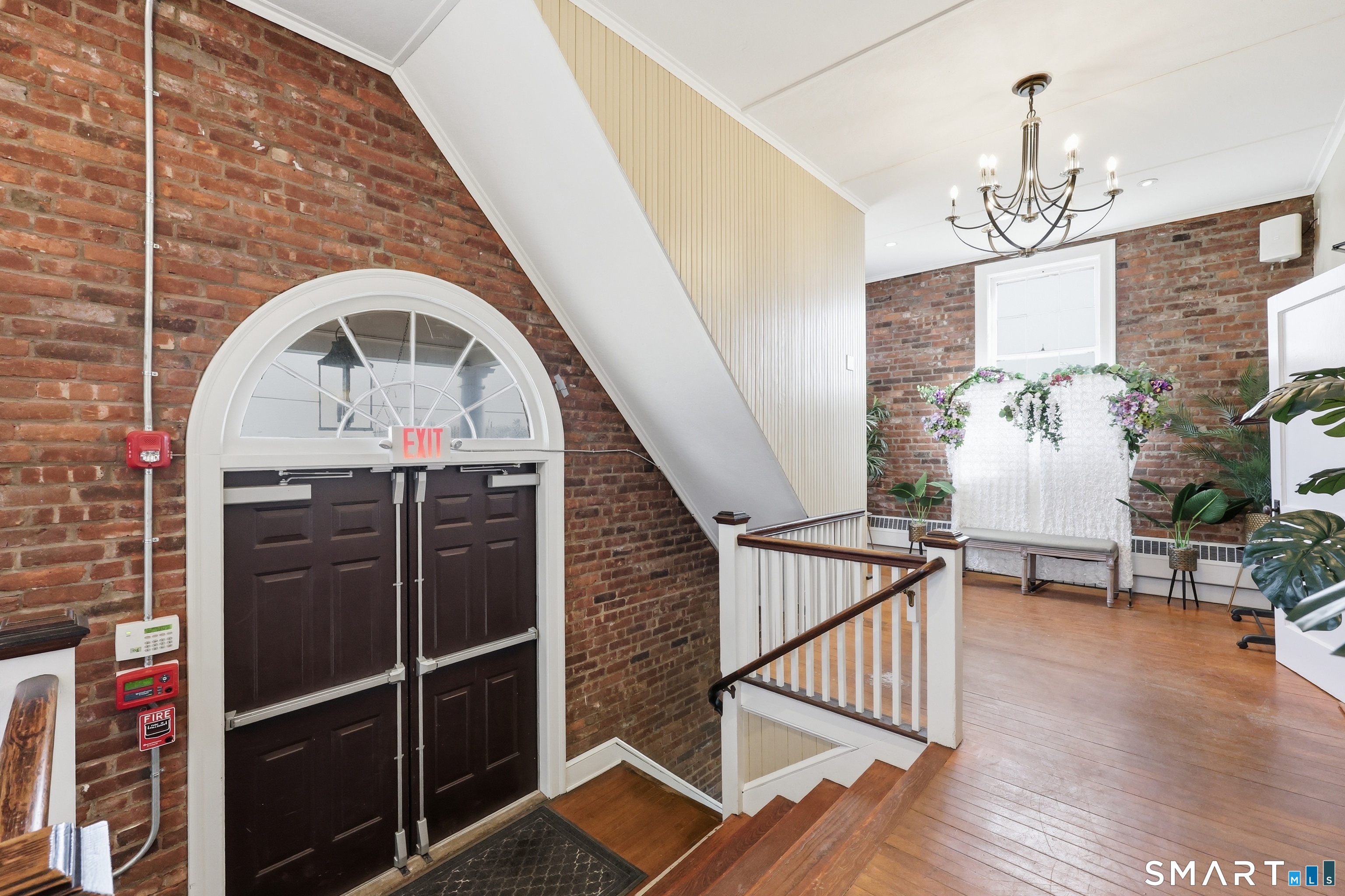 43 Naubuc Avenue Glastonbury CT 06033