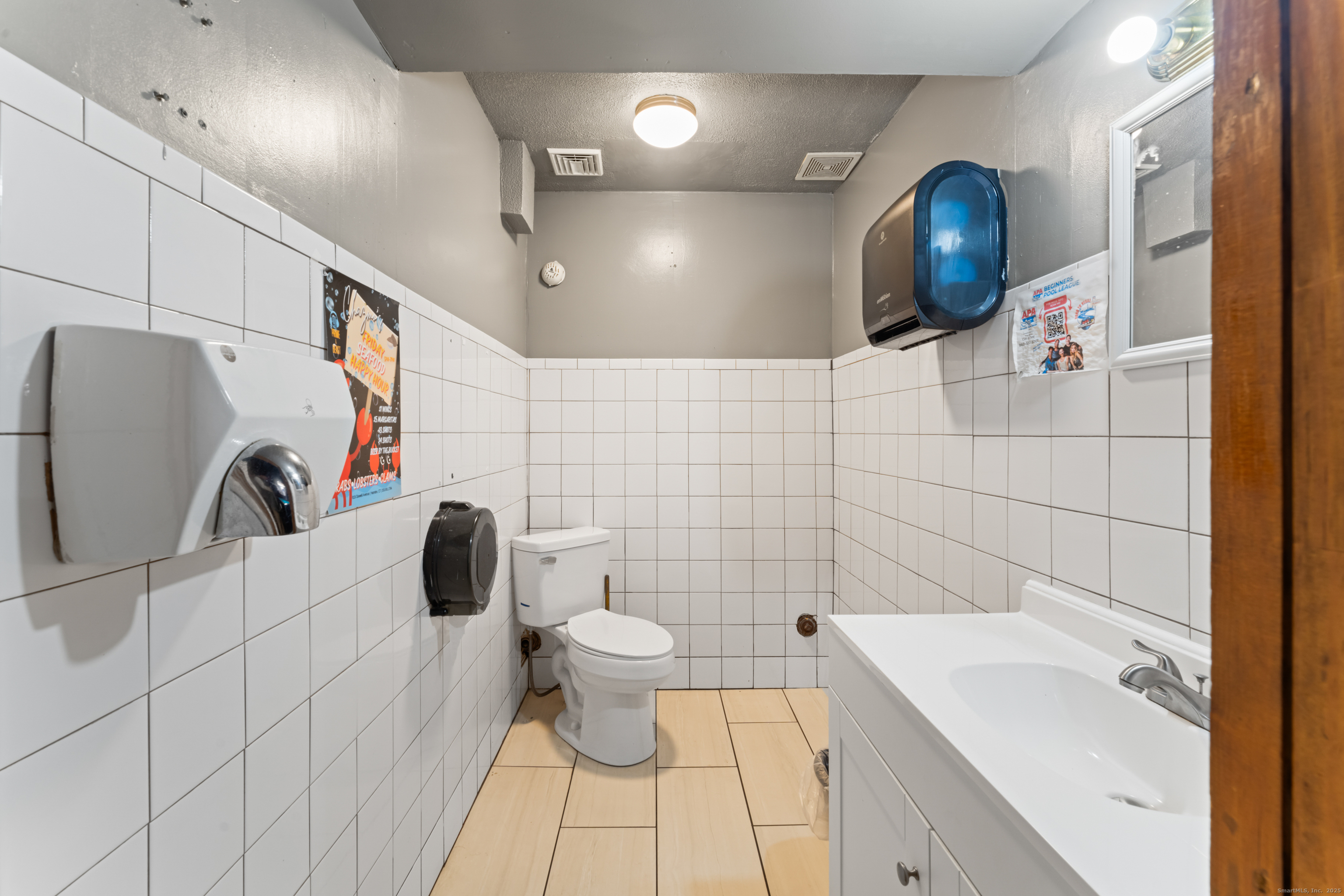 811 Dixwell Avenue Hamden CT 06511