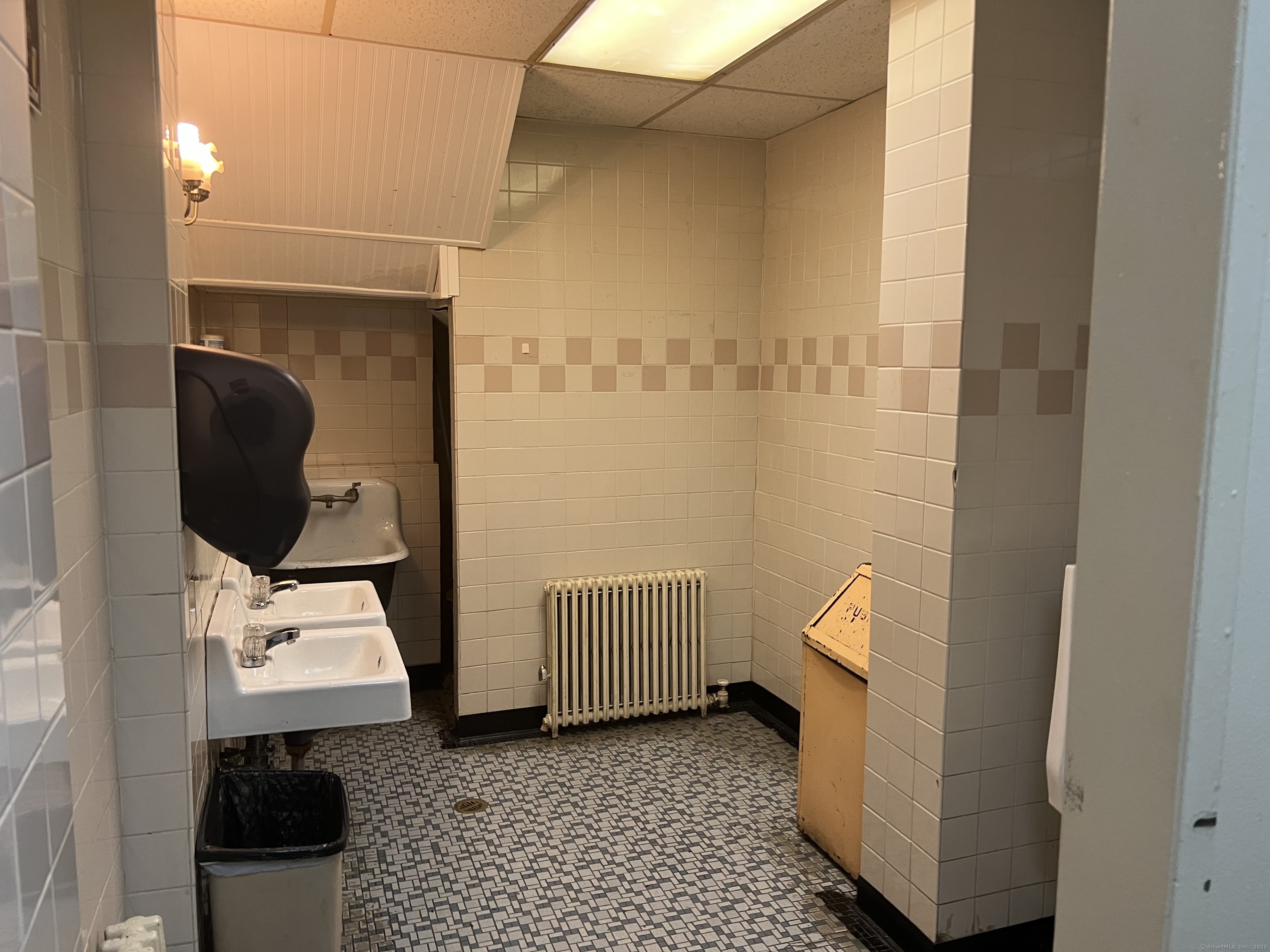 595 East Washington Avenue Bridgeport CT 06608